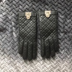 Black leather Michael Kors gloves